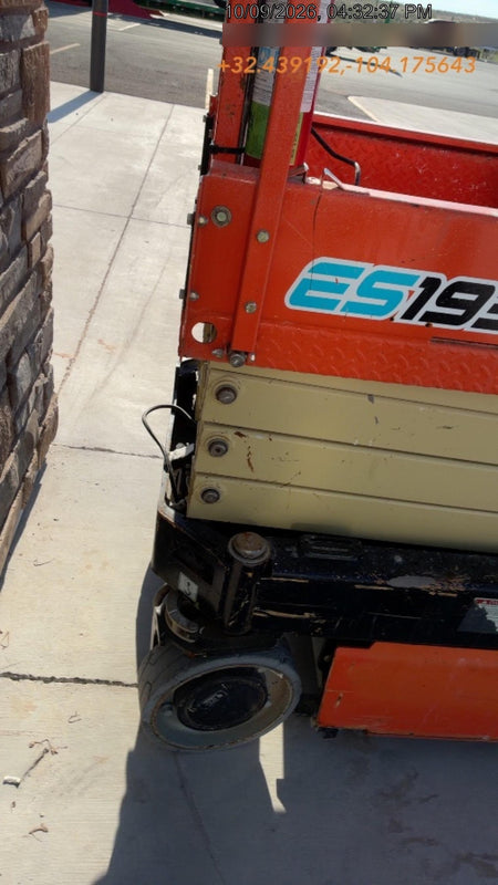 2021 JLG ES1932