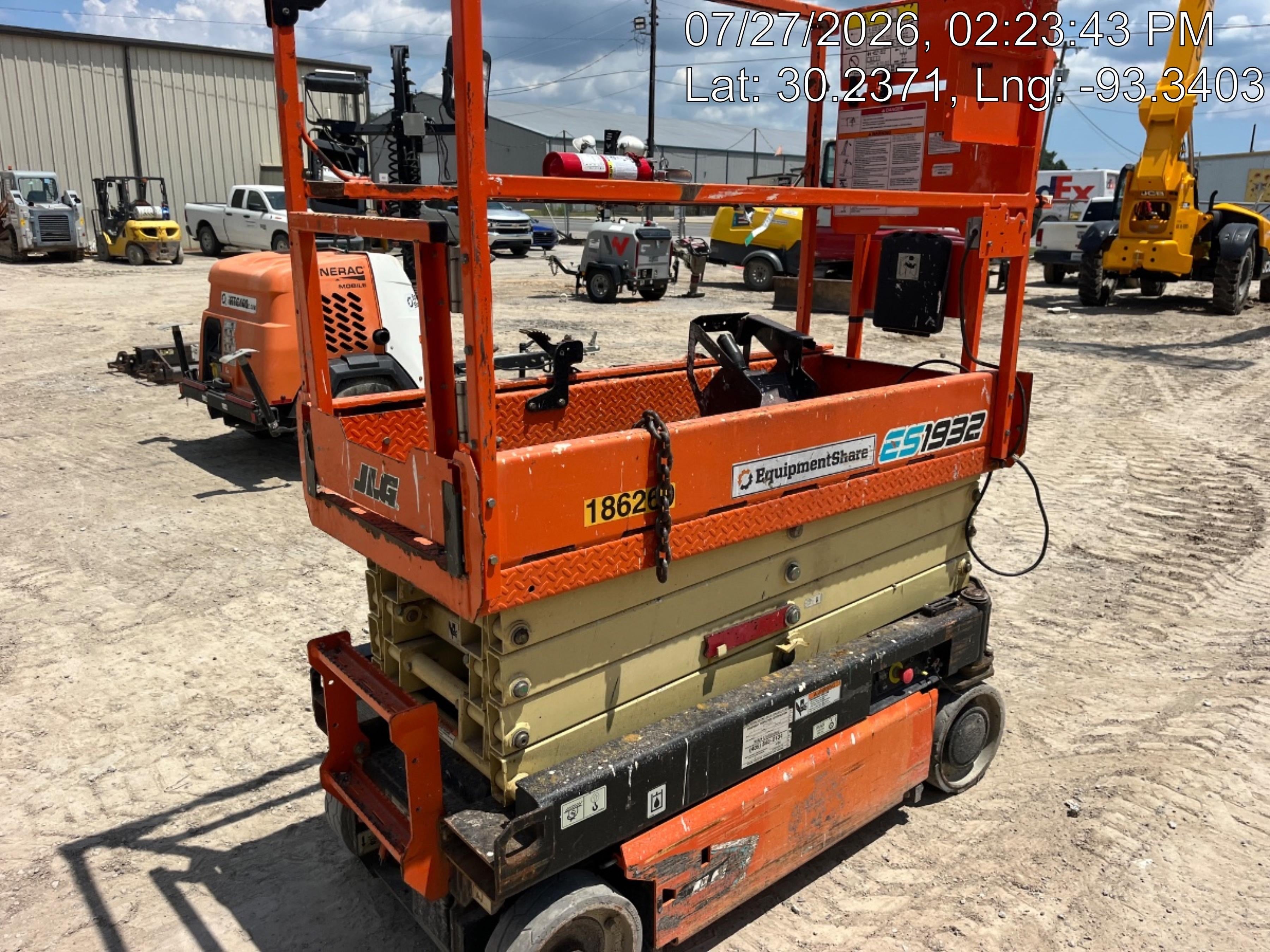 2021 JLG ES1932