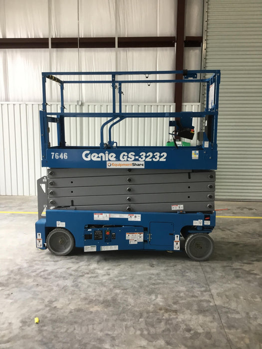2017 Genie GS-3232 Genie GS3232 Lift w/Folding Rails and Swing Gate