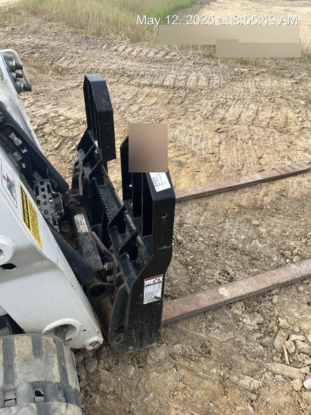 2021 TAKEUCHI 48" Pallet Forks - Takeuchi