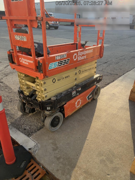 2022 JLG ES1932