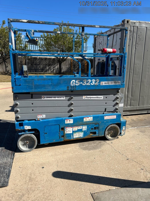 2018 Genie GS-3232 Genie GS3232 Lift w/Folding Rails and Swing Gate