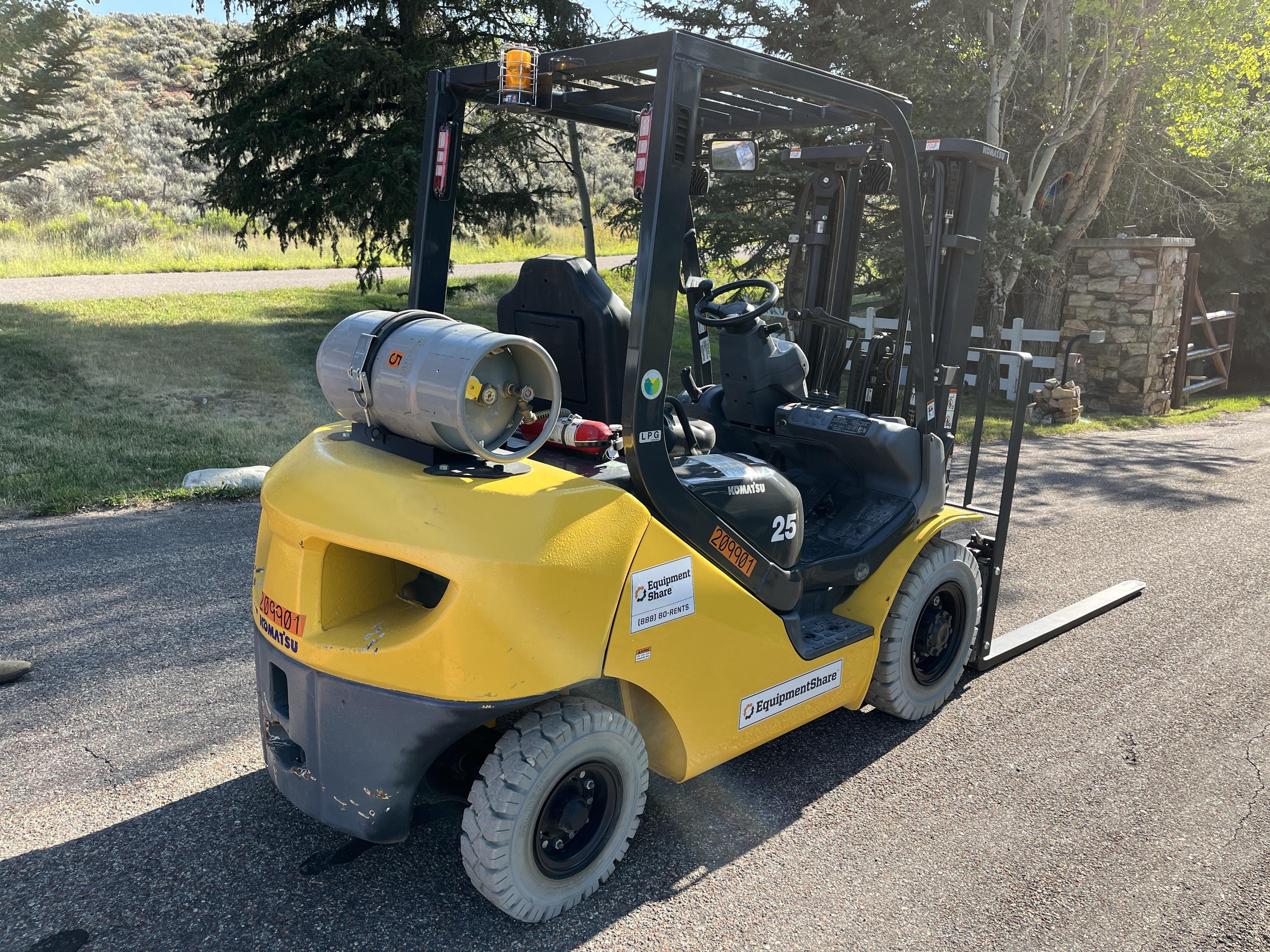 2022 KOMATSU FG25T-16