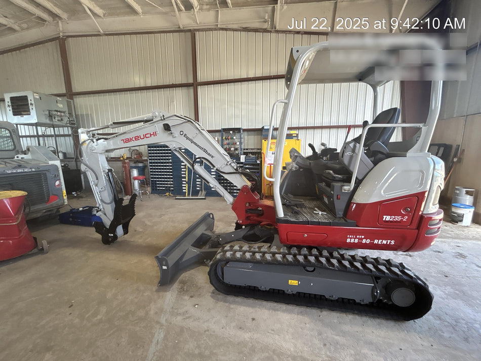 2025 TAKEUCHI TB235-2R