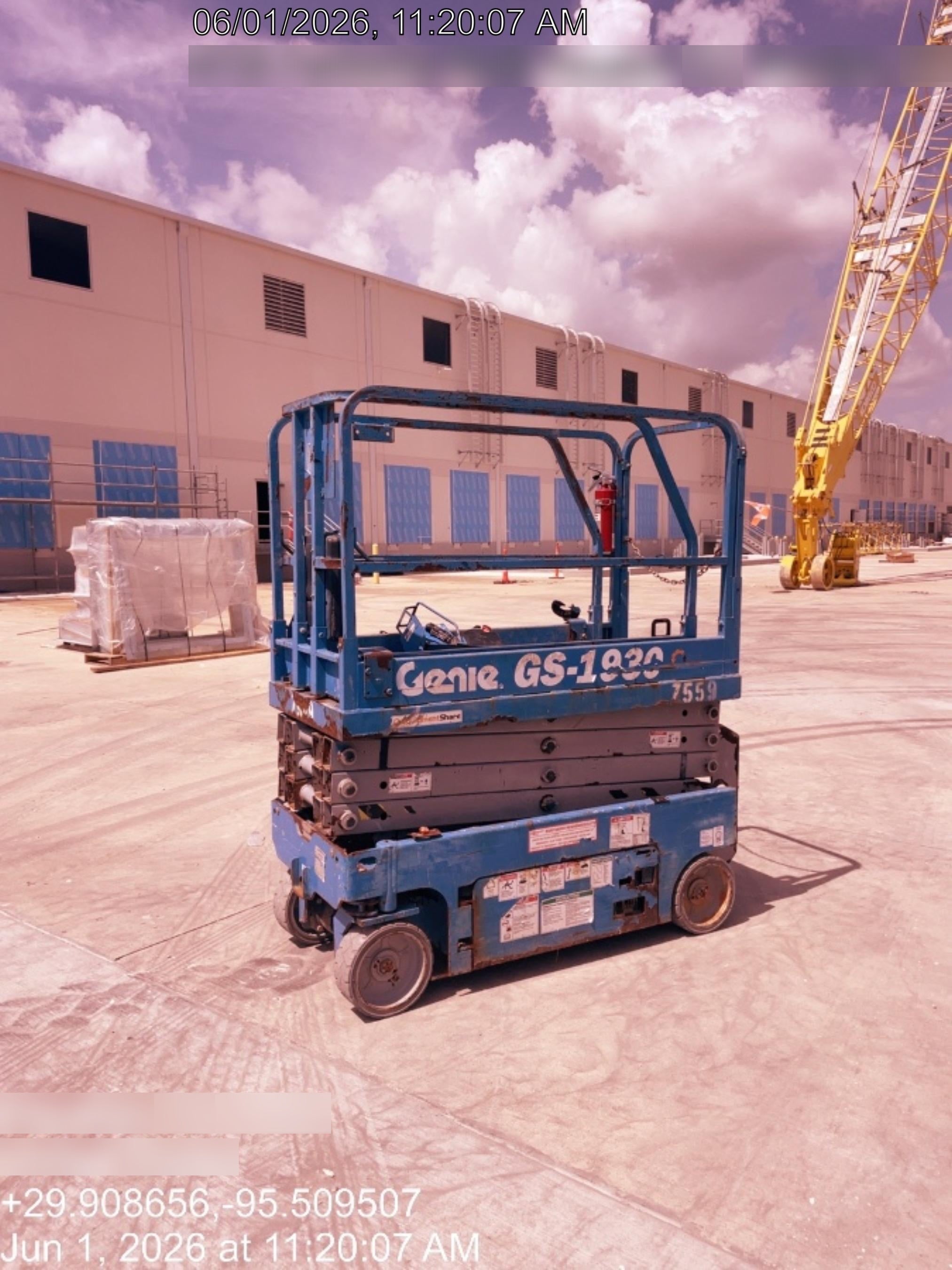 2017 Genie GS-1930 Genie GS-1930 Lift w/Fixed Rail and Chain Entry