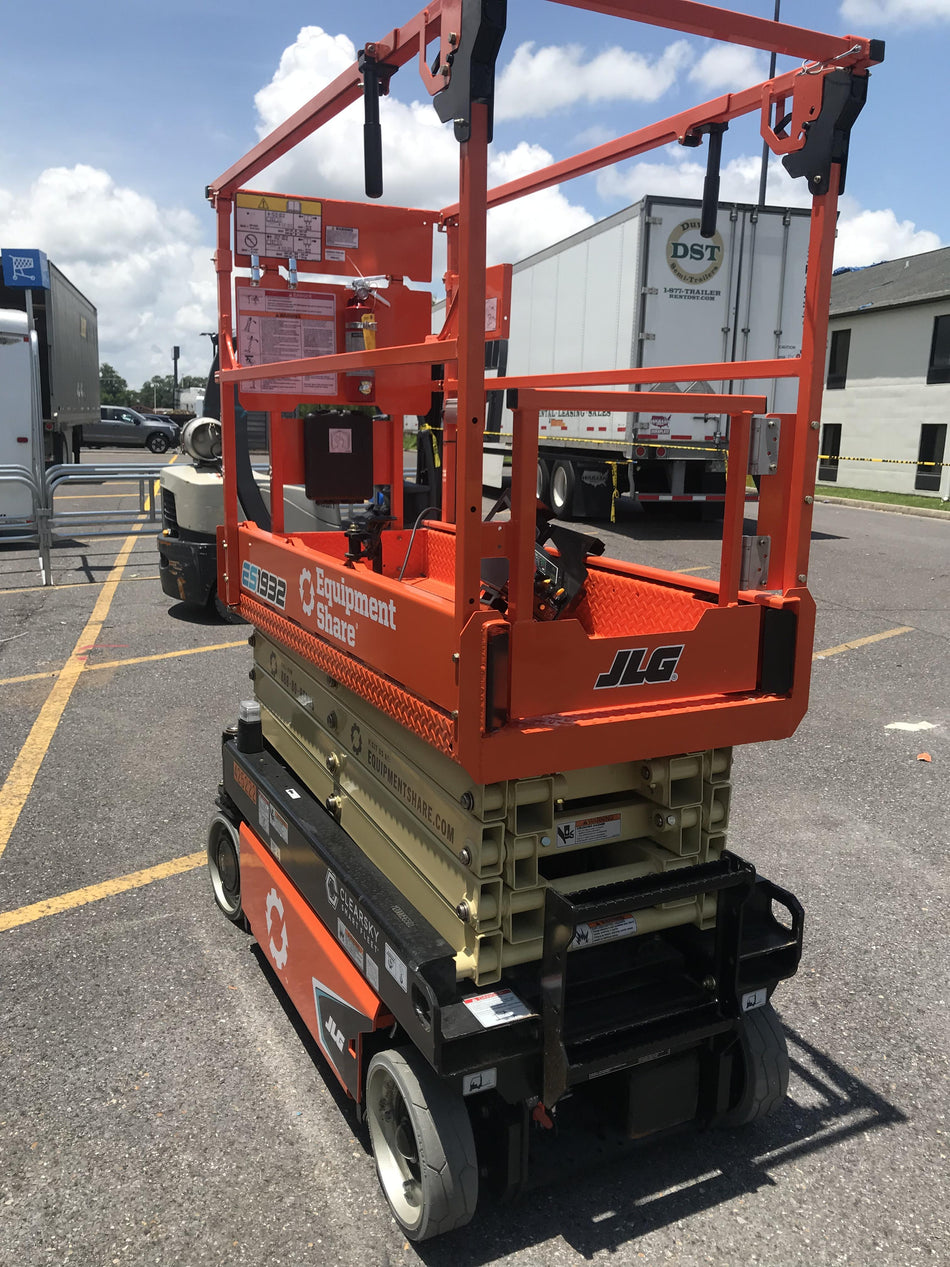 2024 JLG ES1932