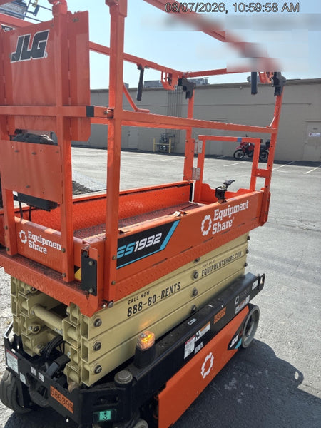 2025 JLG ES1932
