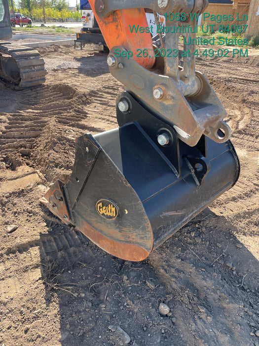 2022 GEITH 48" Bucket 25k - 35k - Geith