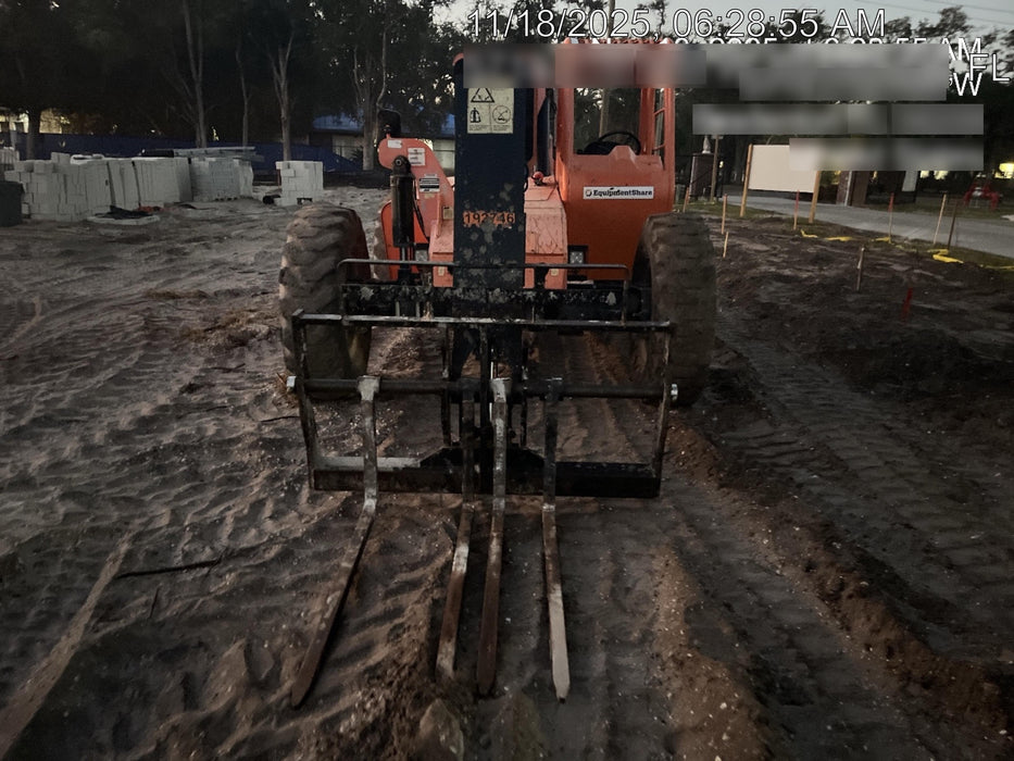 2017 Skytrak 6042 42' REACH, PALLET FORKS, 6k, FOAM FILLED TIRES