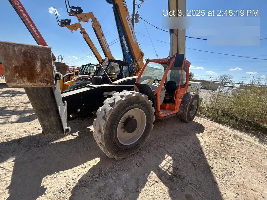 2019 JLG 1255 JLG 1255 T4F w/Open ROPS, Solid Tires, Work Lights/Beacon, 60" Carriage/Forks
