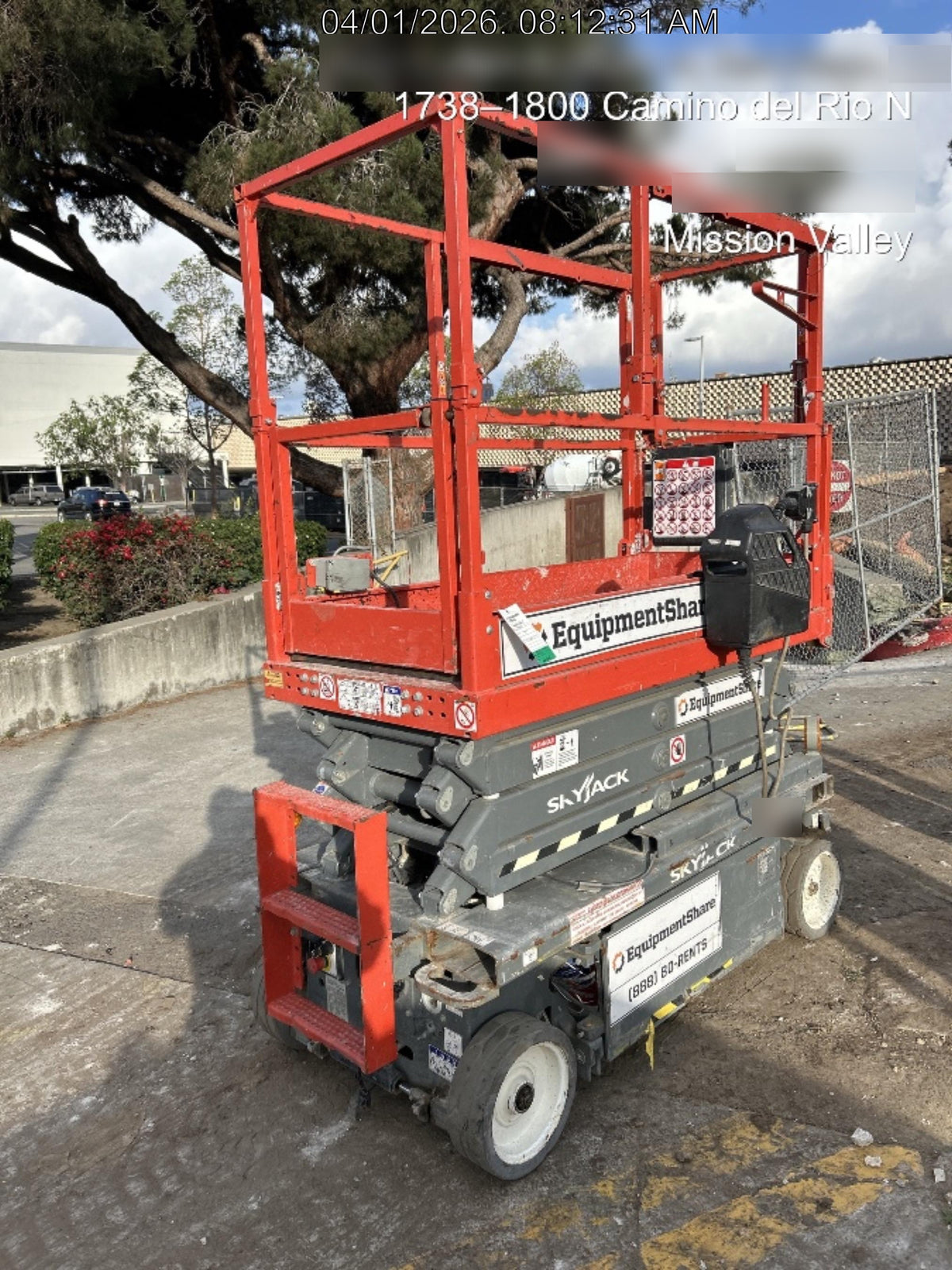 2020 Skyjack SJIII-3219 Solid NM Tires, Half height spring hinged entry gate, Dual Beacons, 800W Inverter
