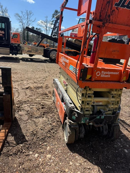 2022 JLG ES1932