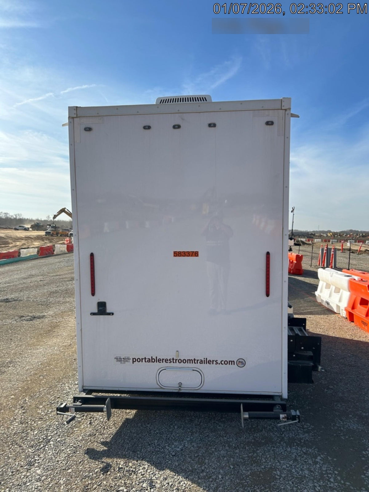 2025 PORTABLE RESTROOM TRAILER RRAV258741