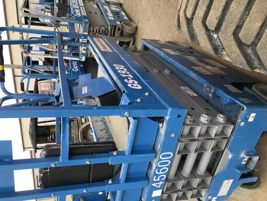 2019 Genie GS-1930 Fixed rails with chain Entry