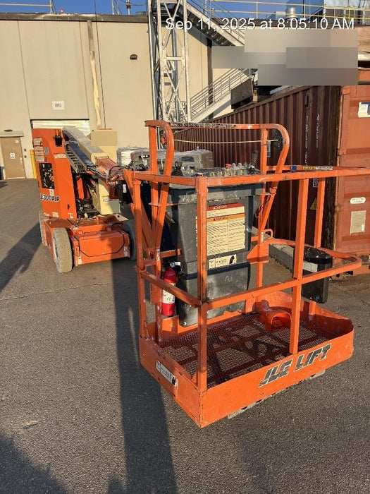 2019 JLG E300AJP