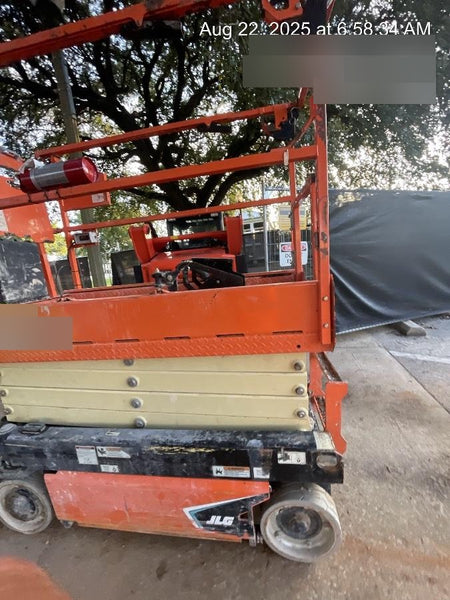 2021 JLG ES1932