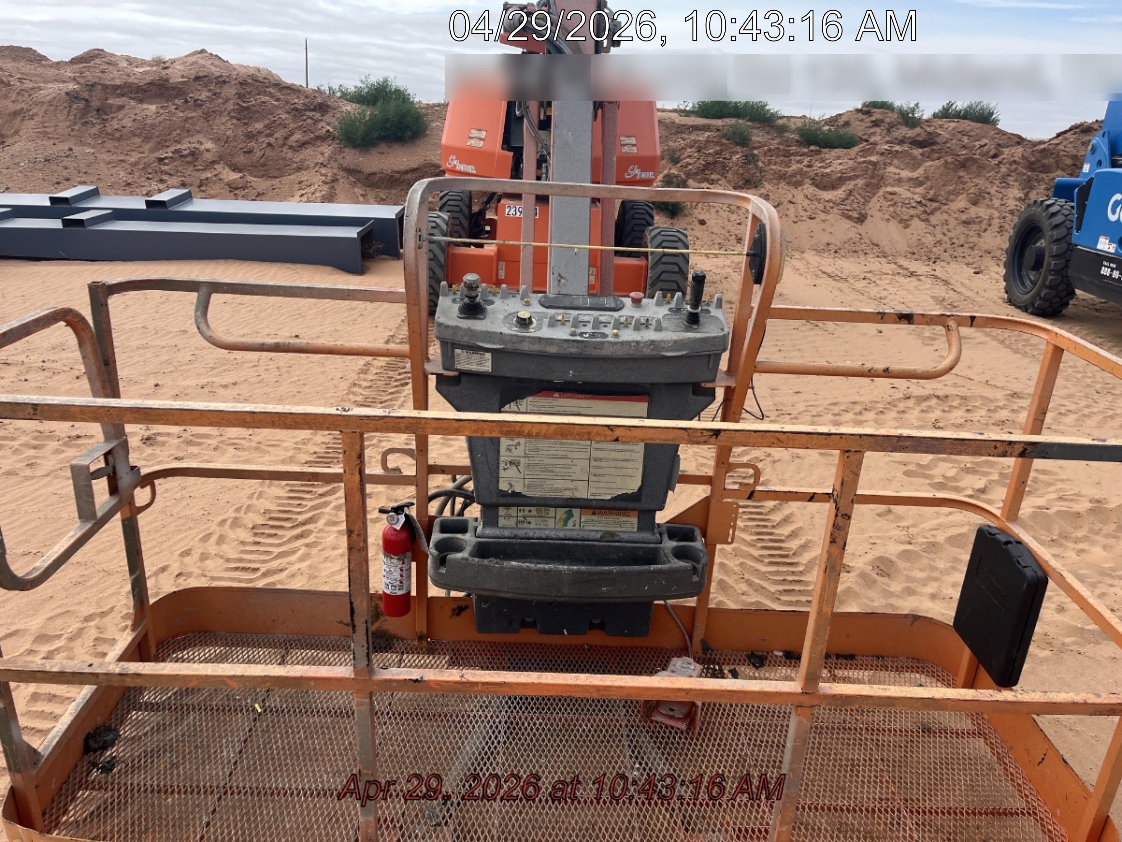 2022 JLG 660SJ