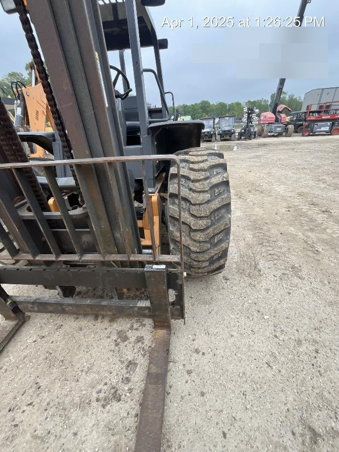 2019 CASE 588H