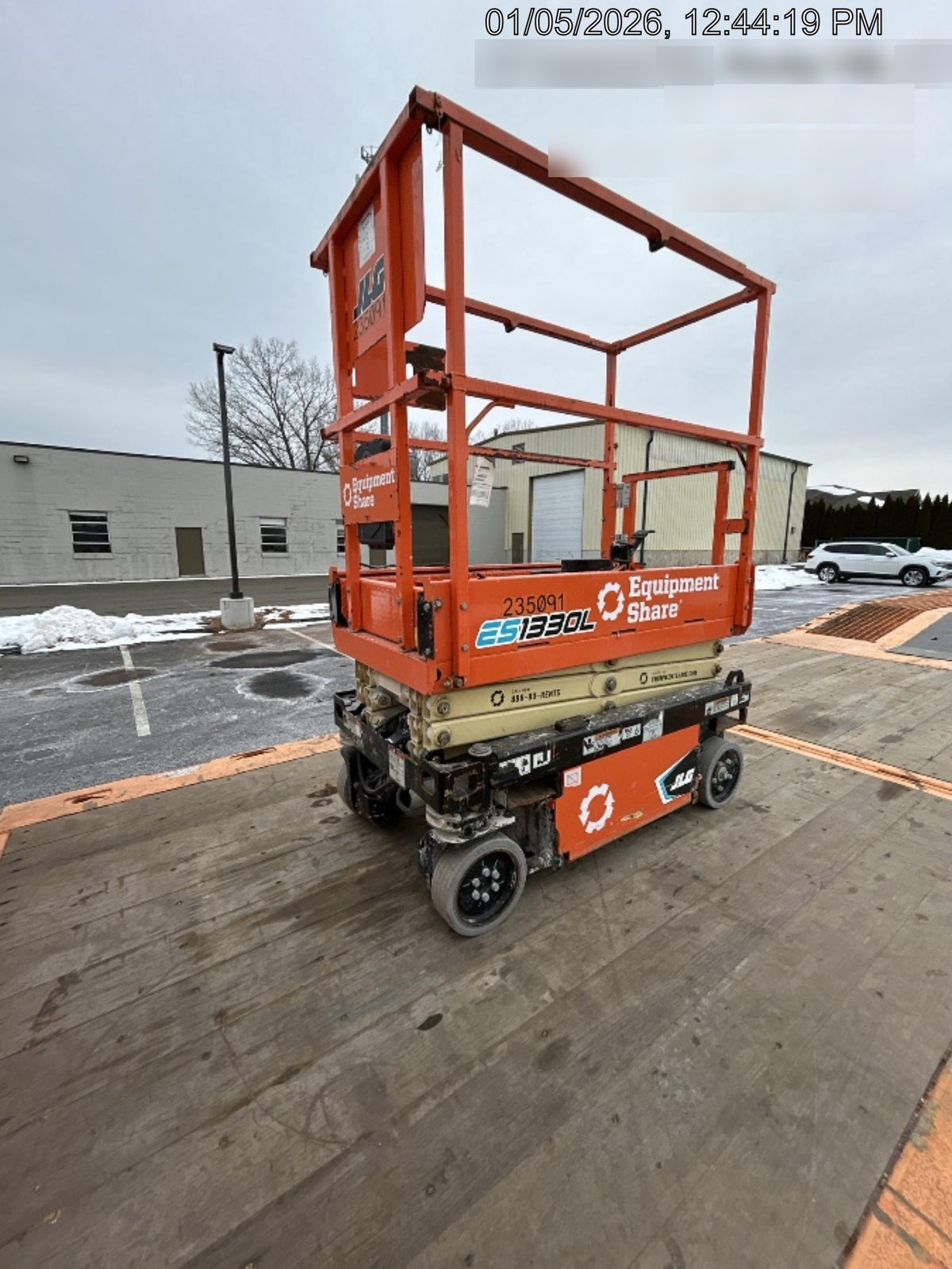 2022 JLG ES1330L