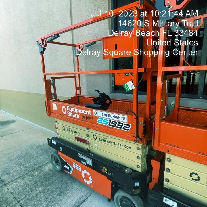2023 JLG ES1932