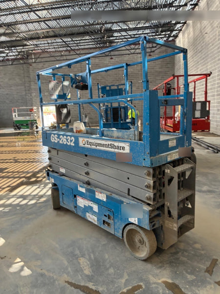 2019 Genie GS-2632 Folding rails with half height swing gate