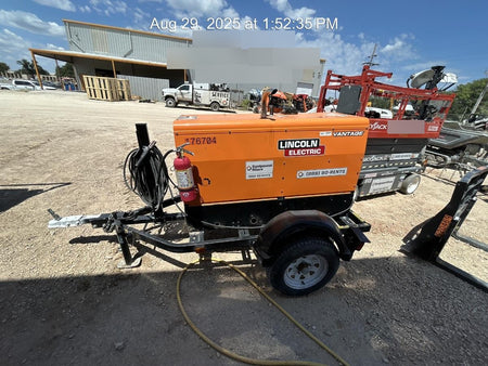 2021 Lincoln Electric Vantage 322 Vantage 322 Ready Pak 3 w/ Decals, ORANGE (includes trailer, cable rack, fender light kit) NO Telematics