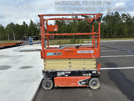 2022 JLG ES1932