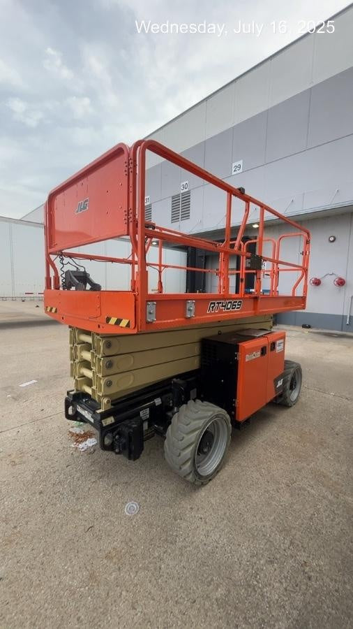 2021 JLG RT4069