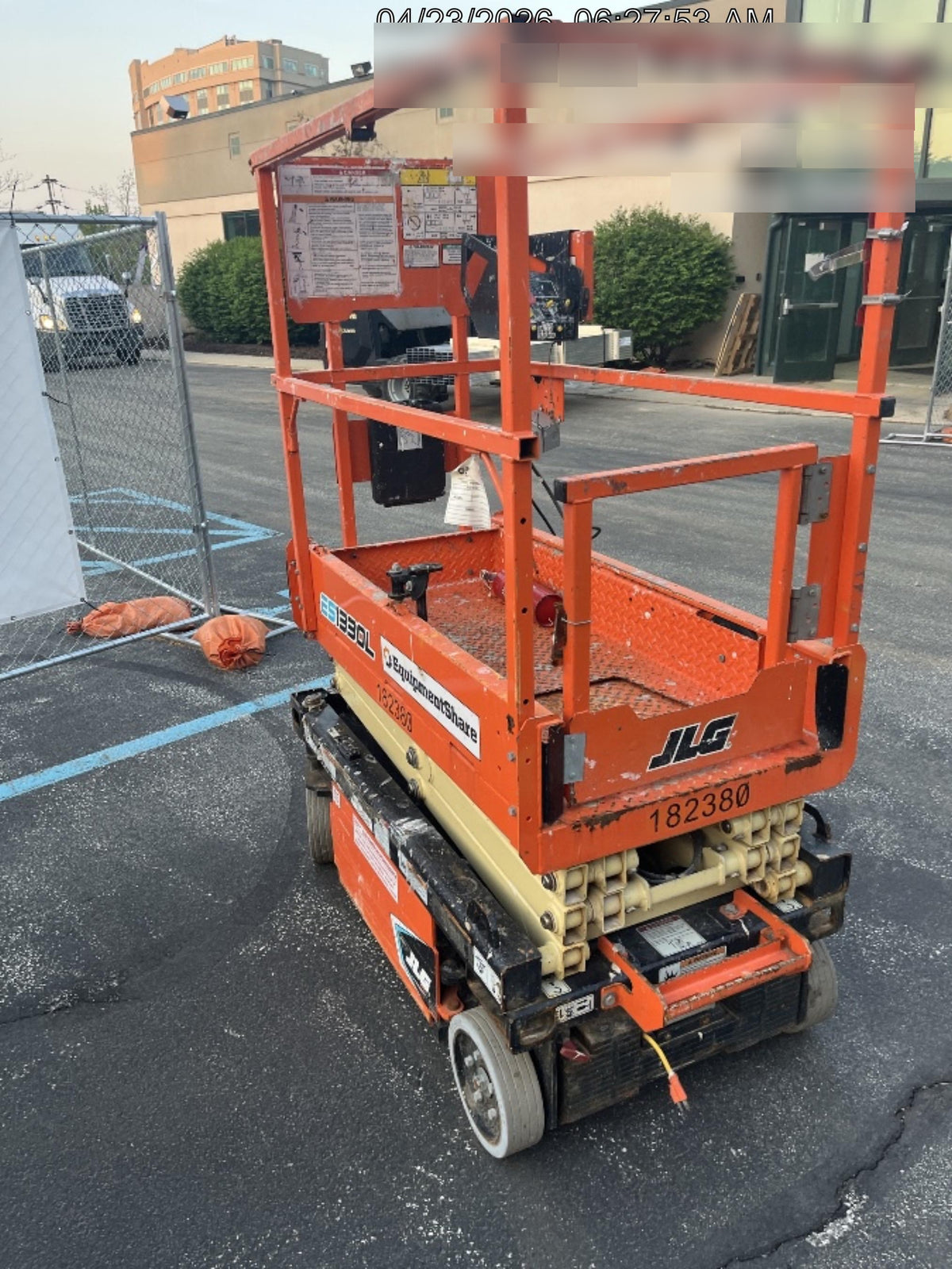 2021 JLG ES1330L