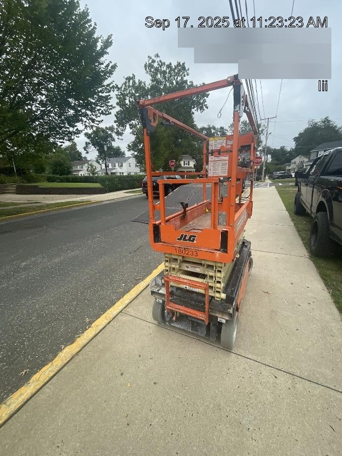 2021 JLG ES1932