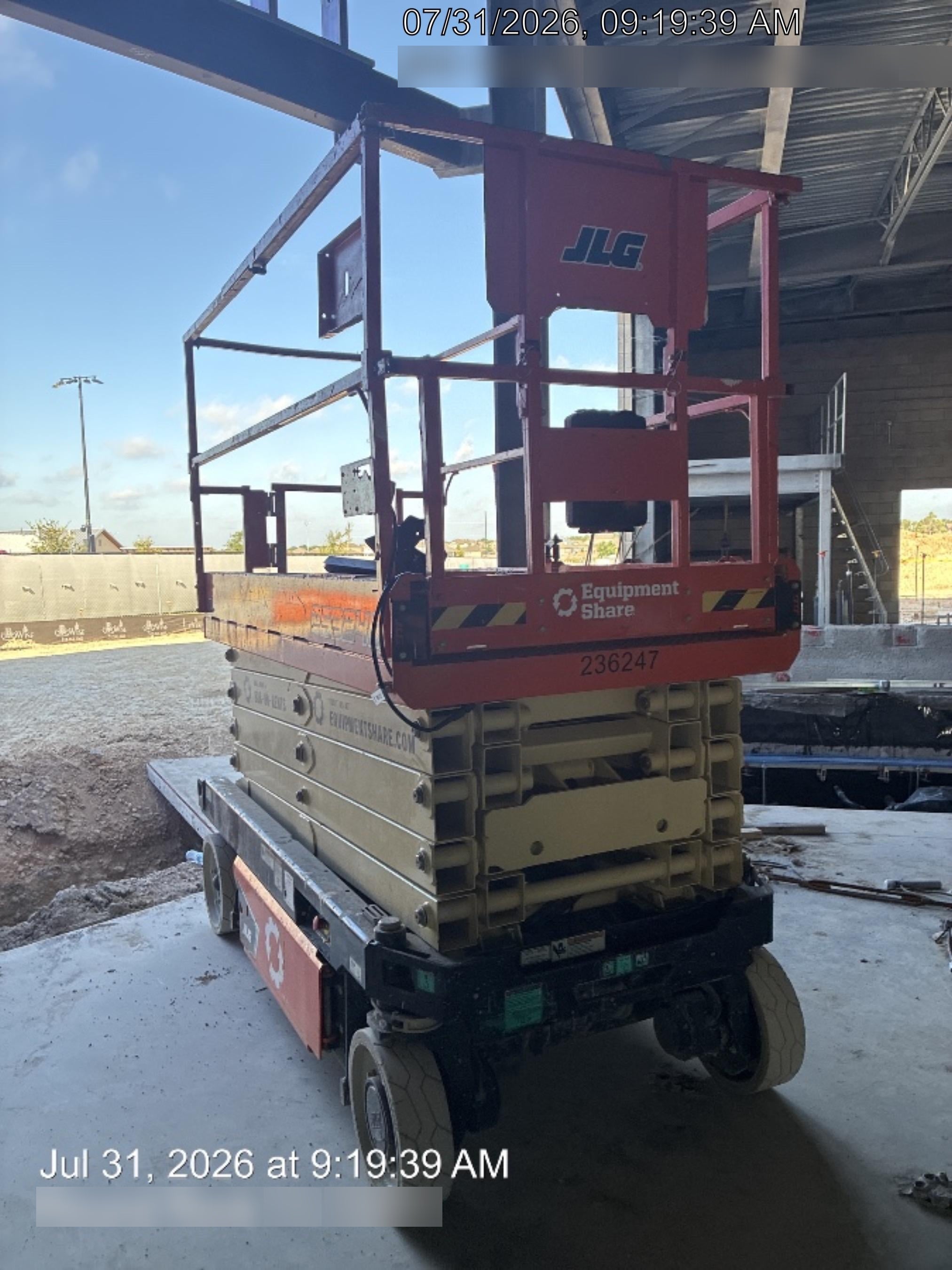 2022 JLG ES3246