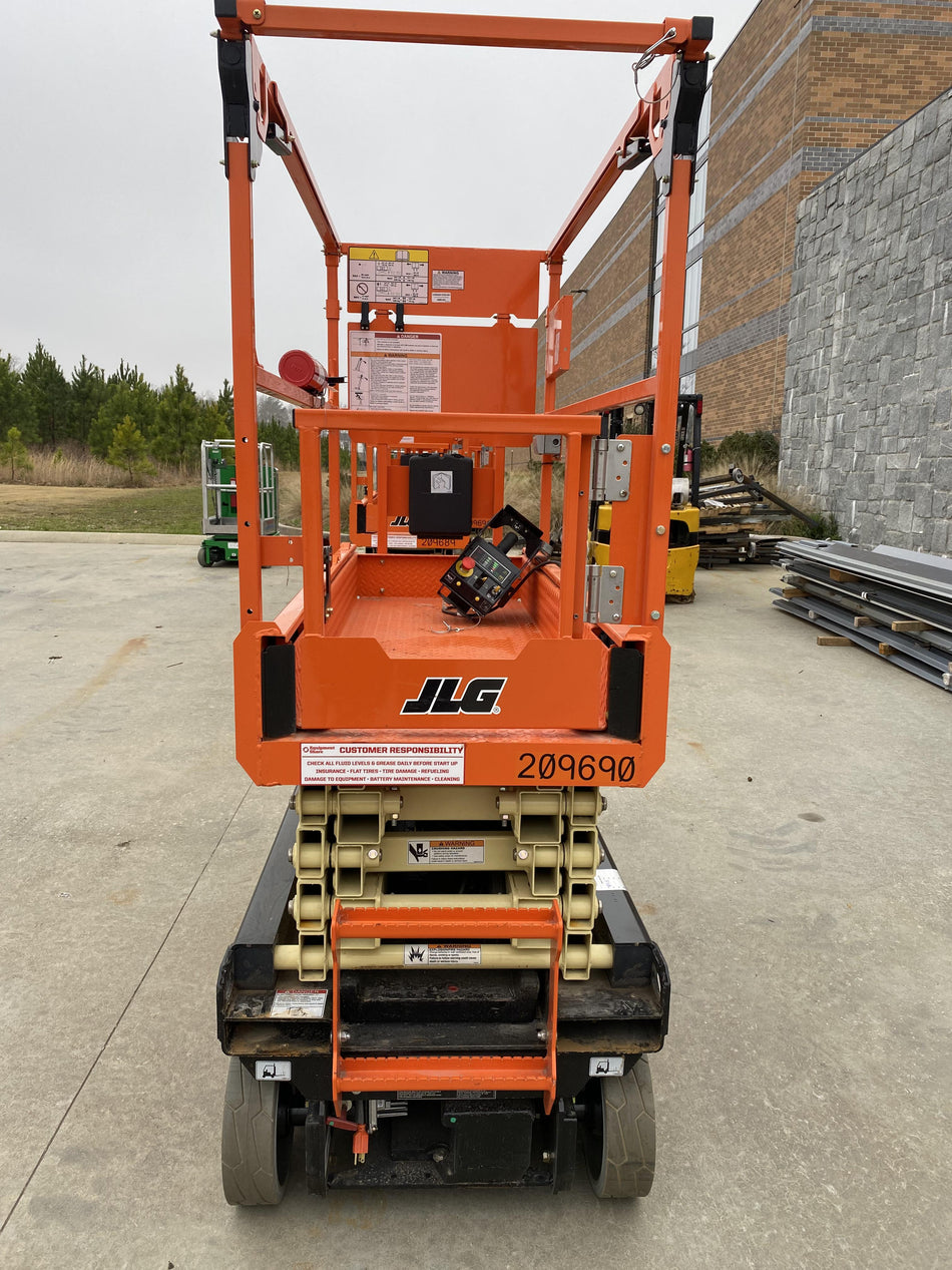 2022 JLG ES1932