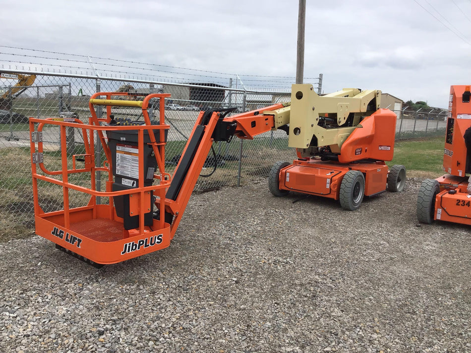 2019 JLG E400AJPN