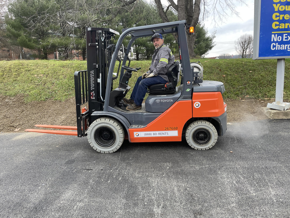 2022 TOYOTA 50-8FGU25