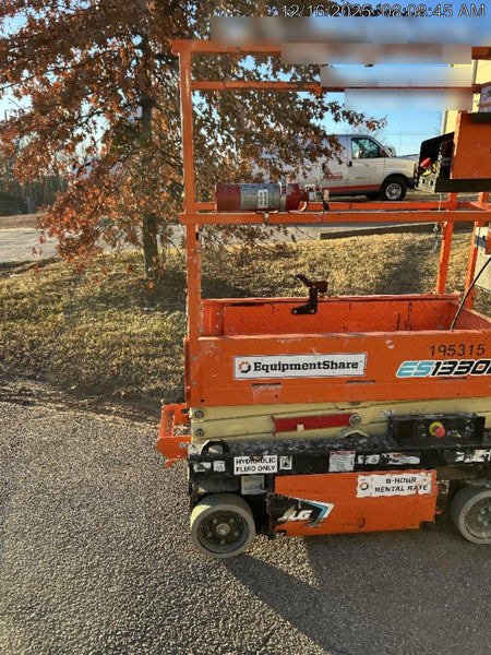 2021 JLG ES1330L