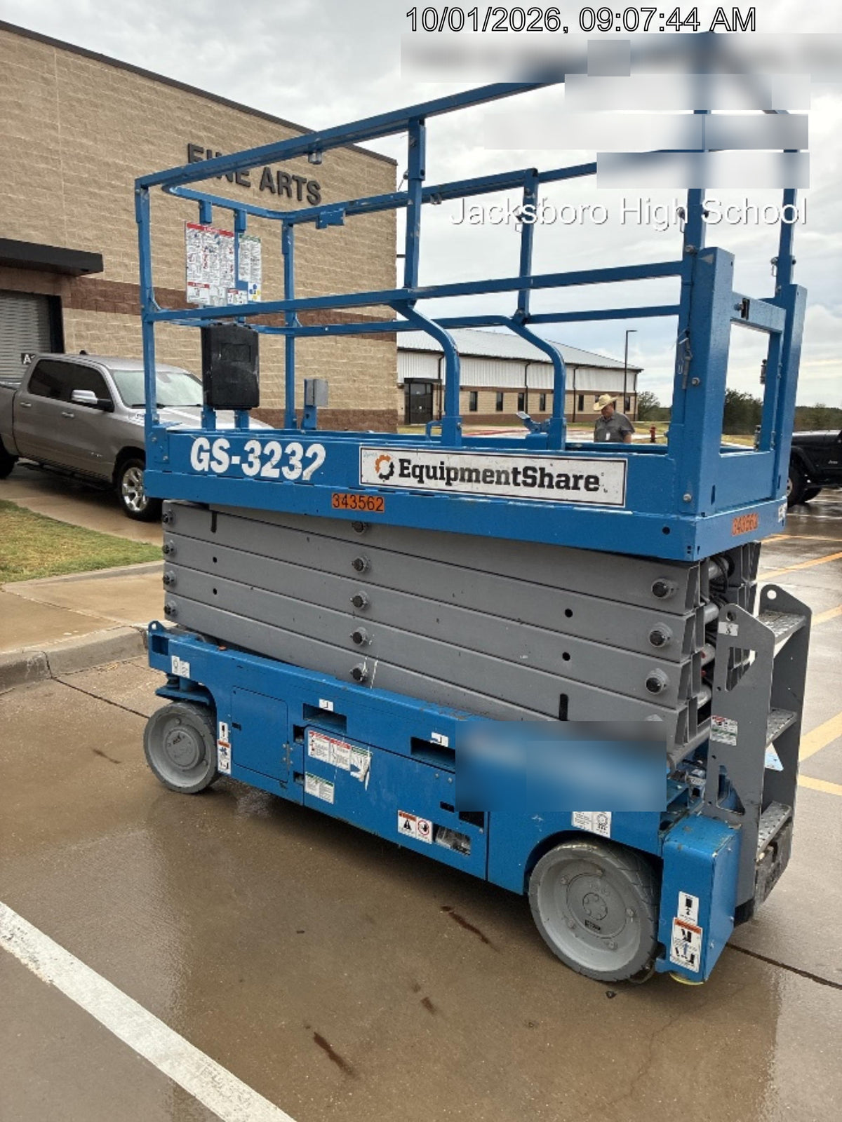 2023 GENIE GS-3232