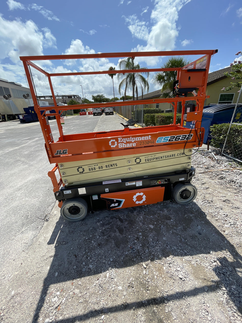 2022 JLG ES2632