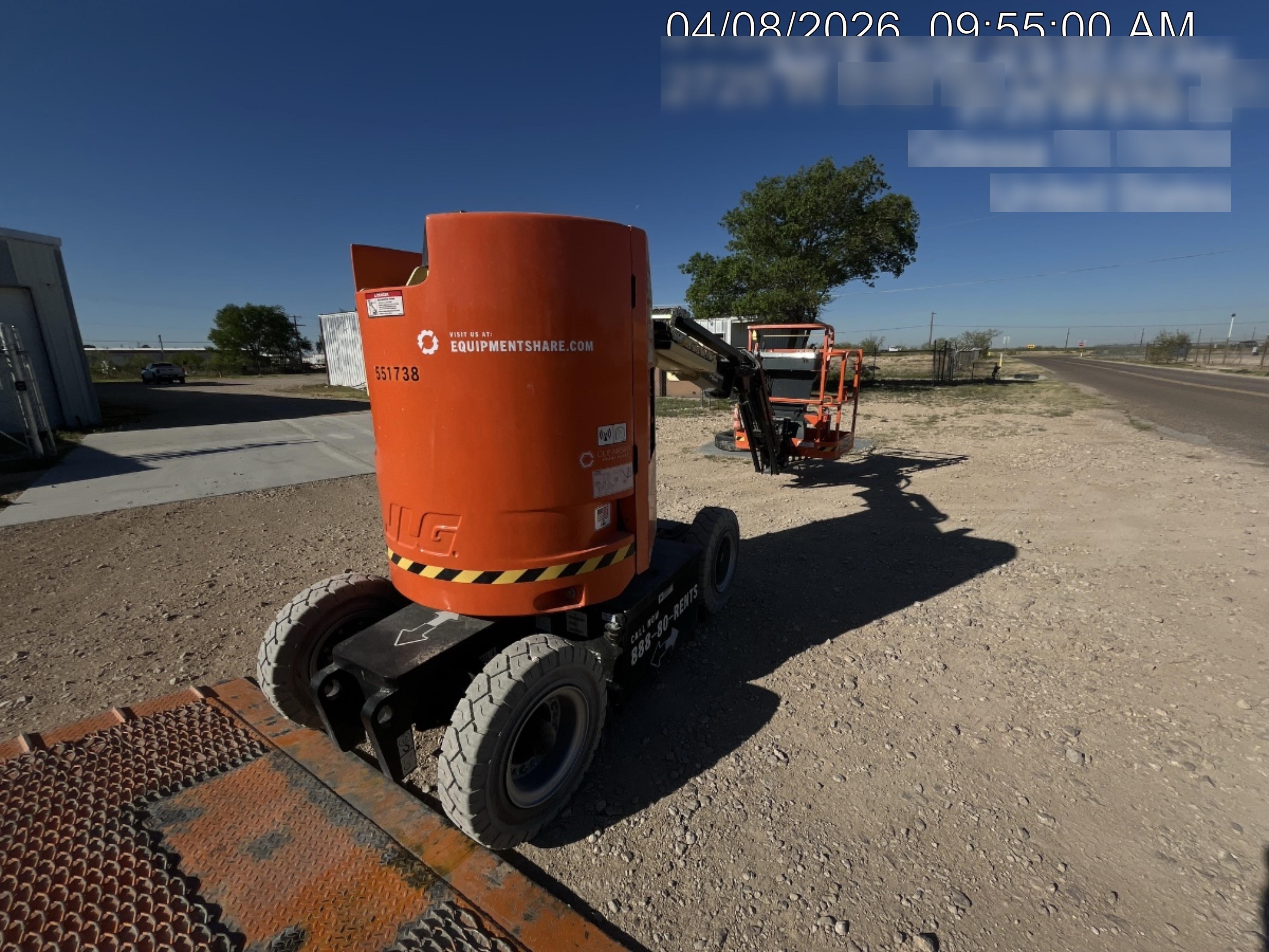 2025 JLG E300AJP