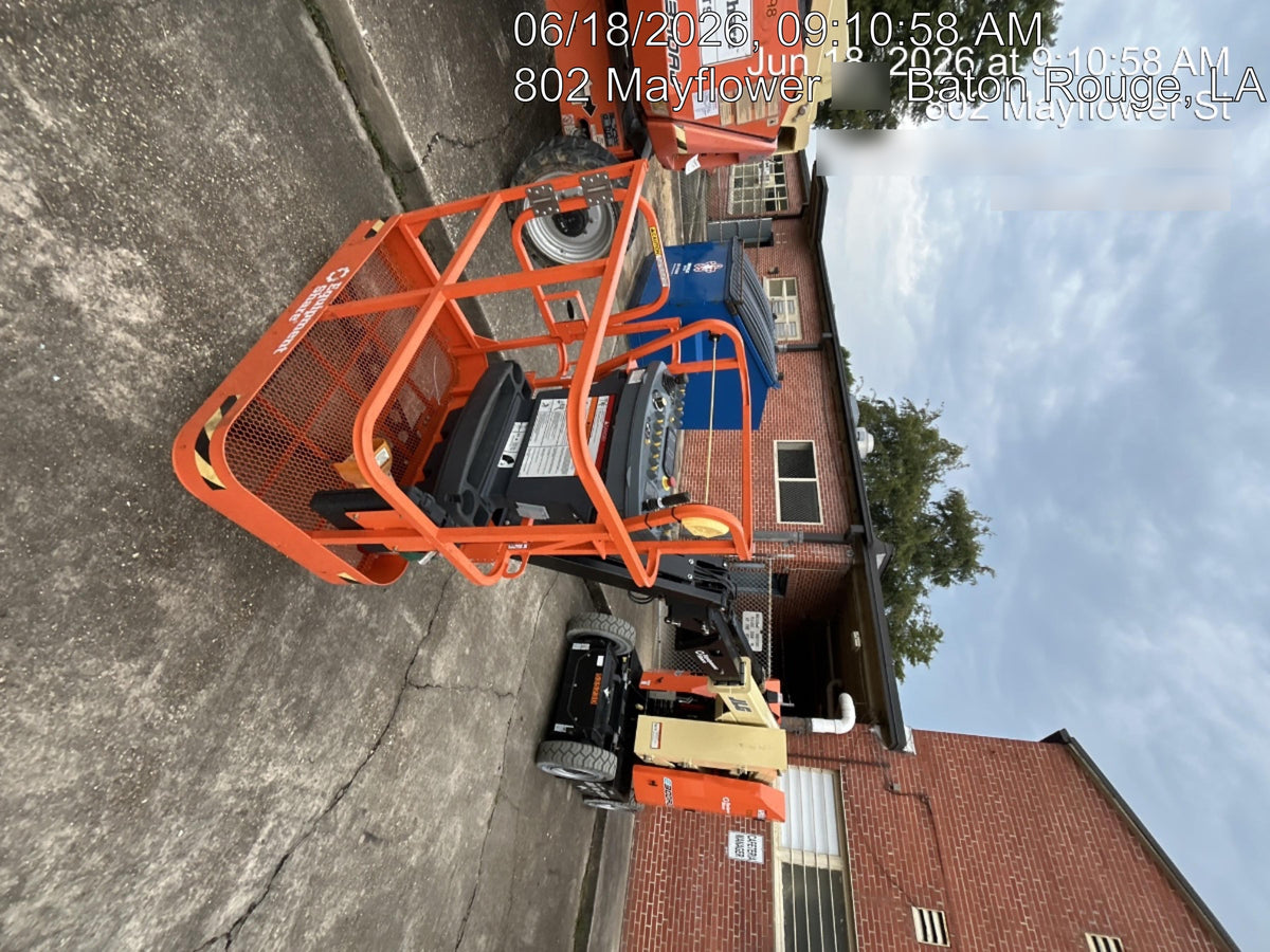2025 JLG E300AJP