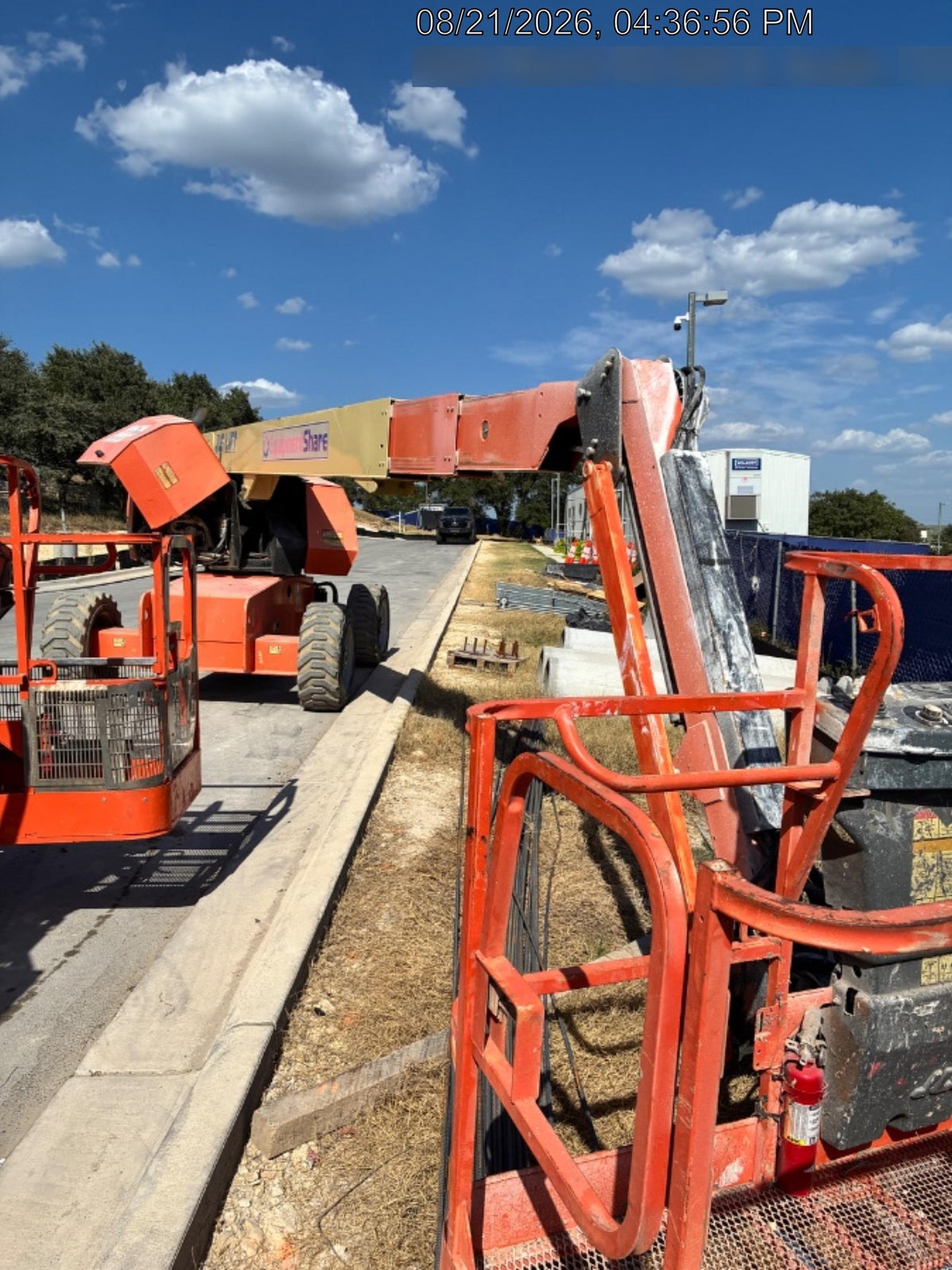 2016 JLG 660SJ