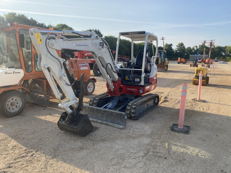 2021 TAKEUCHI TB235-2R