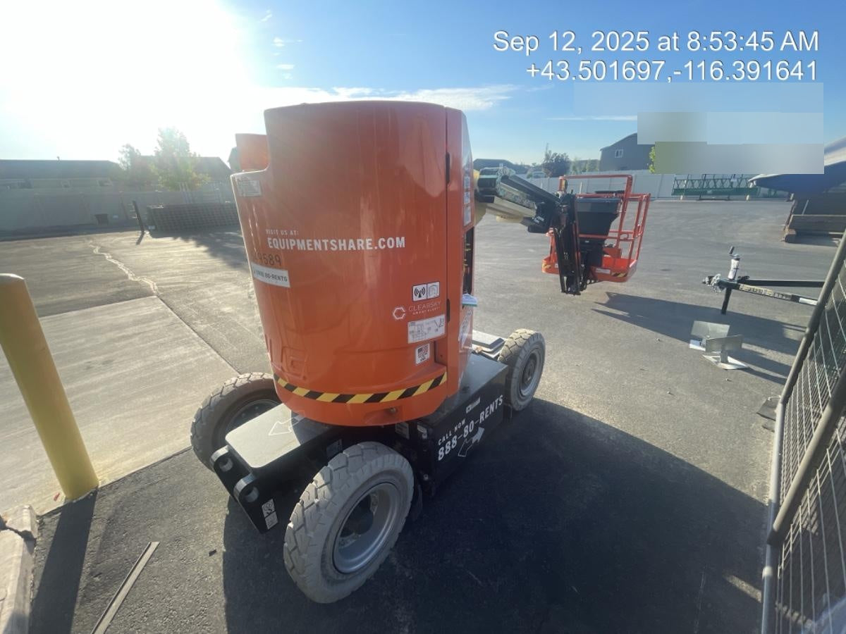 2025 JLG E300AJP
