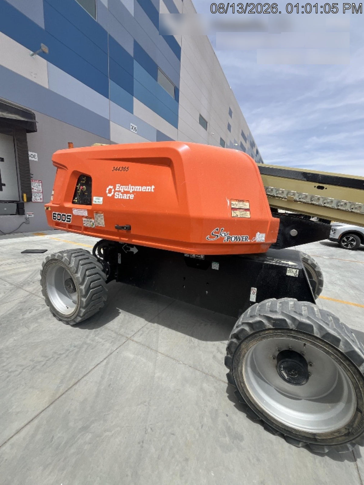 2023 JLG 600S