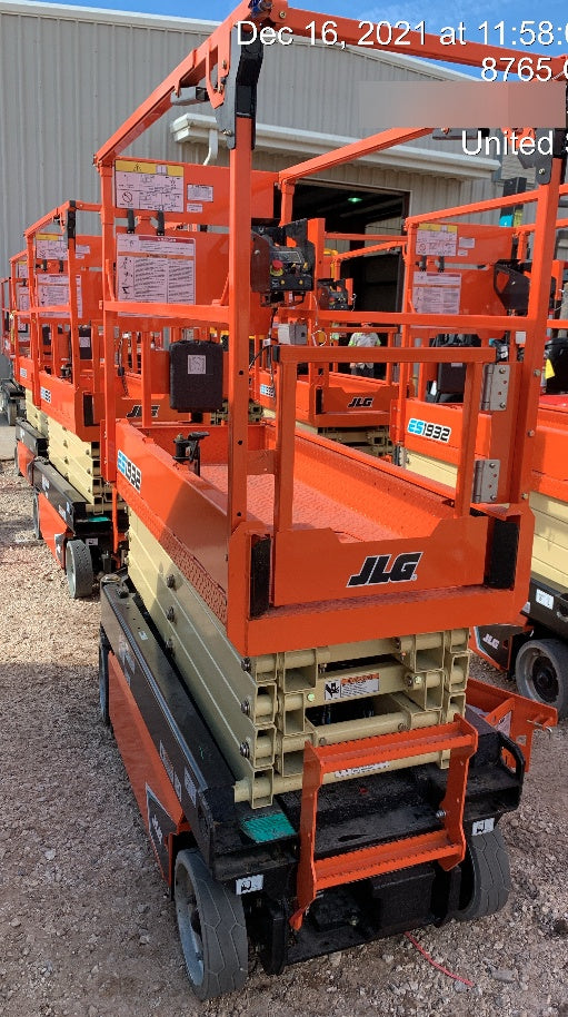 2021 JLG ES1932