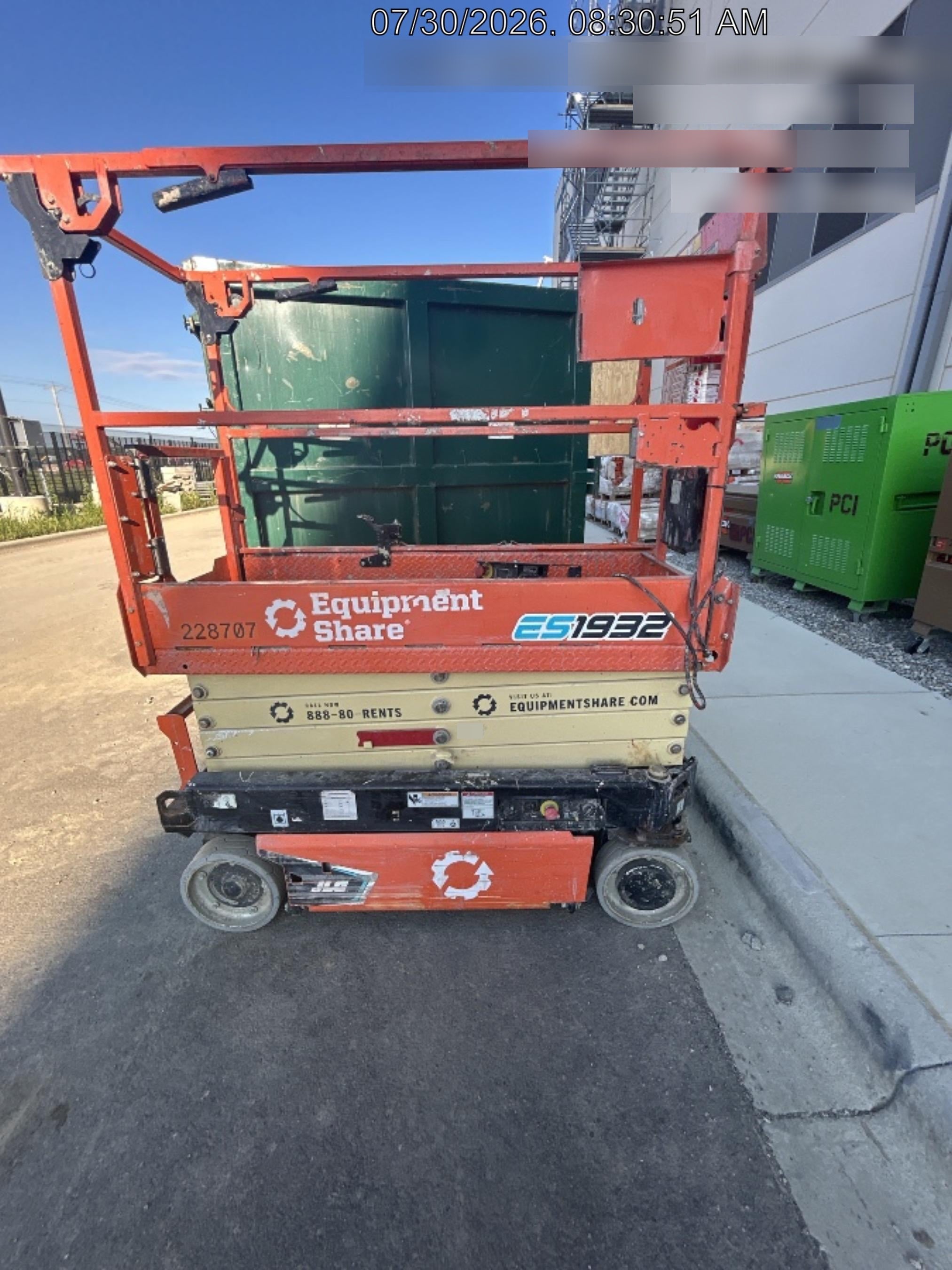 2022 JLG ES1932