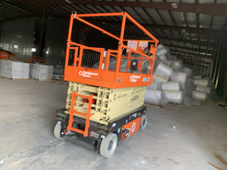 2022 JLG ES3246