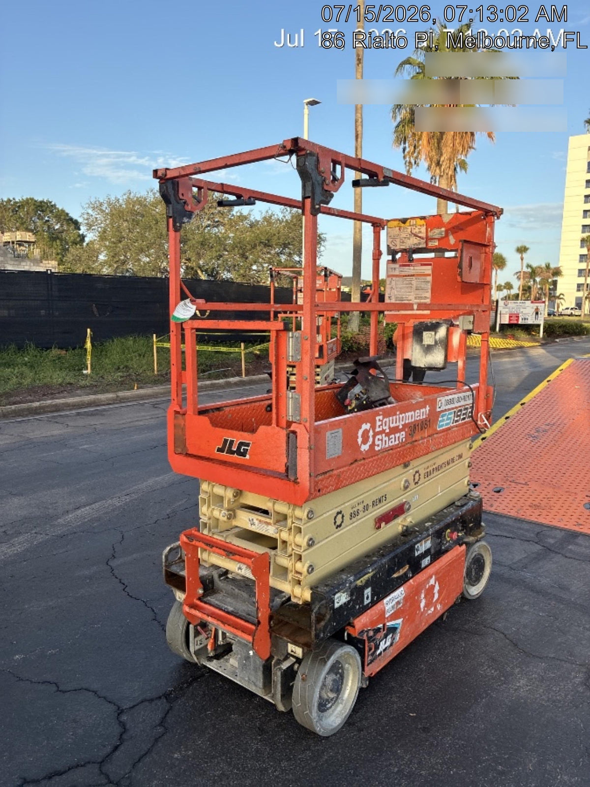 2023 JLG ES1932
