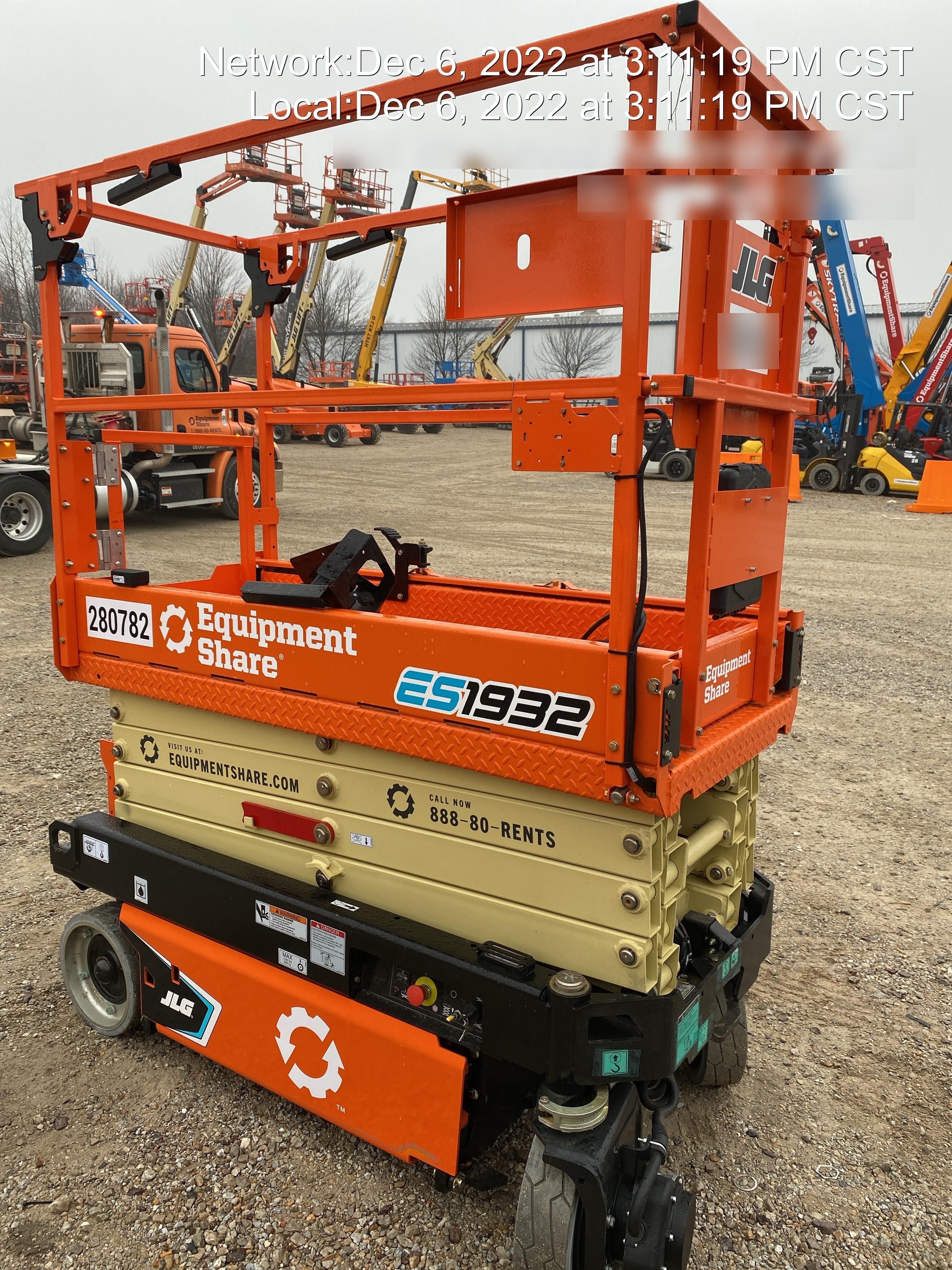 2022 JLG ES1932