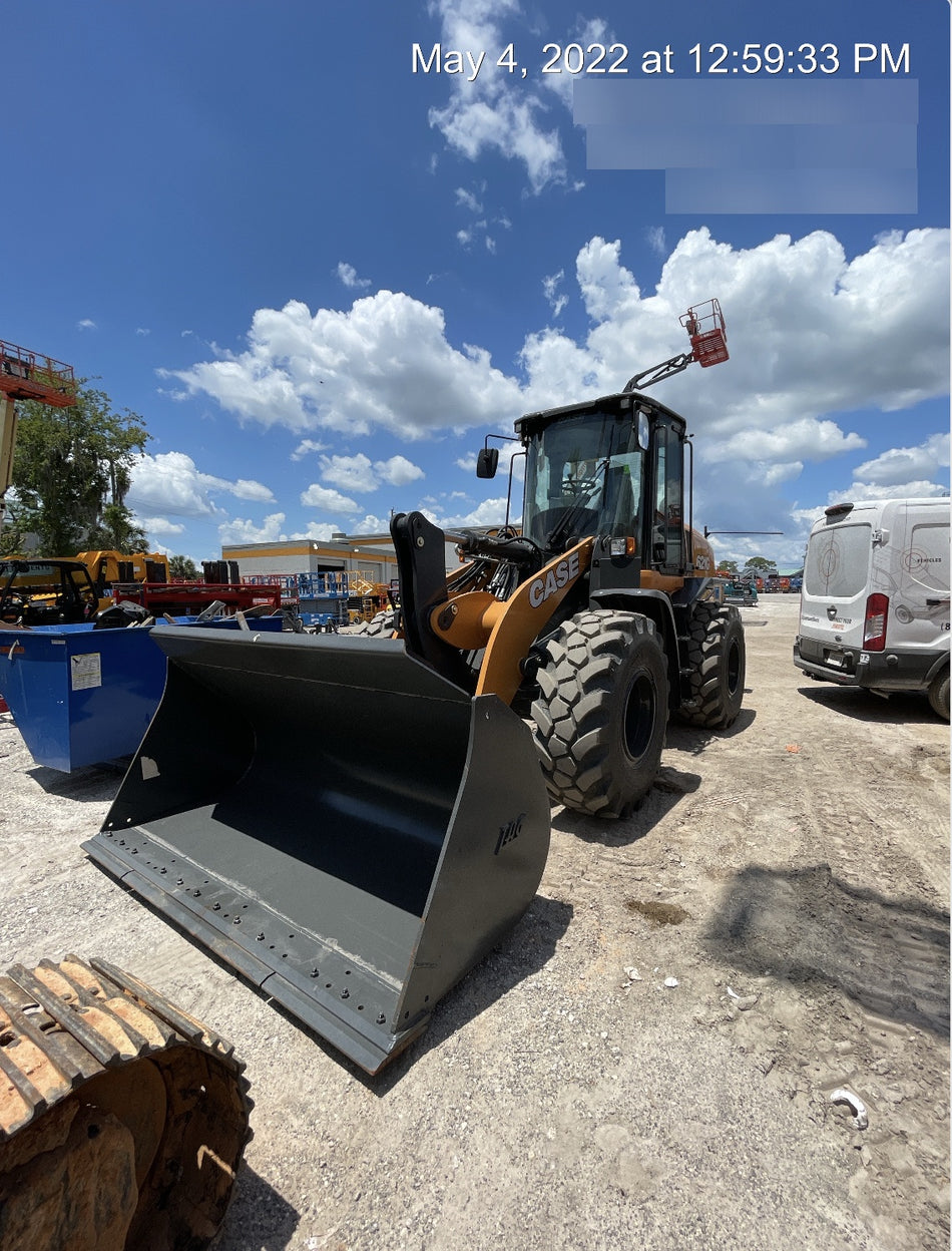 2022 CASE 621G