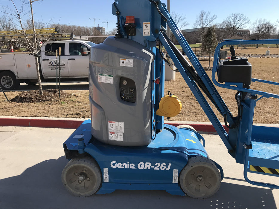 2020 GENIE GR-26J